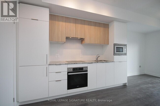 20 O'Neill Rd in Toronto, ON - Building Photo - Building Photo