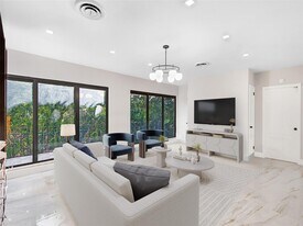 3304 Alhambra Cir in Coral Gables, FL - Building Photo