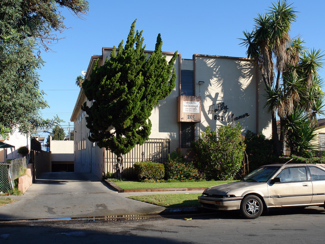 633 E 97th St in Inglewood, CA - Building Photo - Building Photo