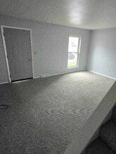 7037 Paxton Rd in Boardman, OH - Foto de edificio - Building Photo