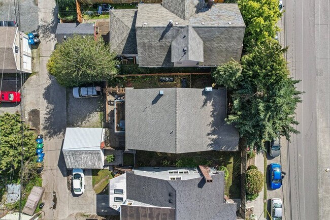 5016 7th Ave NE in Seattle, WA - Building Photo - Building Photo