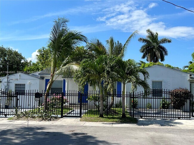 8410 NE 2nd Ct in Miami, FL - Building Photo - Building Photo