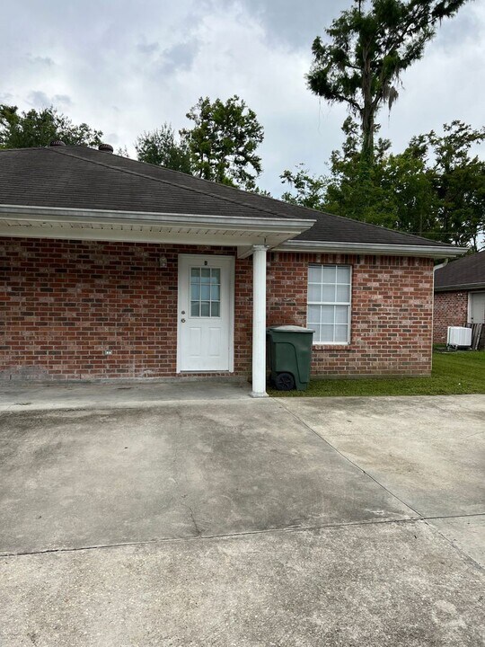504 Idlewild Dr-Unit -Apt A in Houma, LA - Building Photo