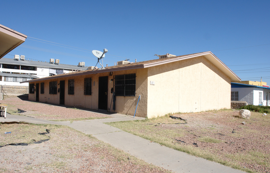 2811-2813 Van Buren Ave in El Paso, TX - Foto de edificio