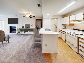 Woodhills Apartments in West Carrollton, OH - Building Photo - Building Photo