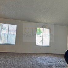 5201 Dunsmuir Rd in Bakersfield, CA - Building Photo - Building Photo
