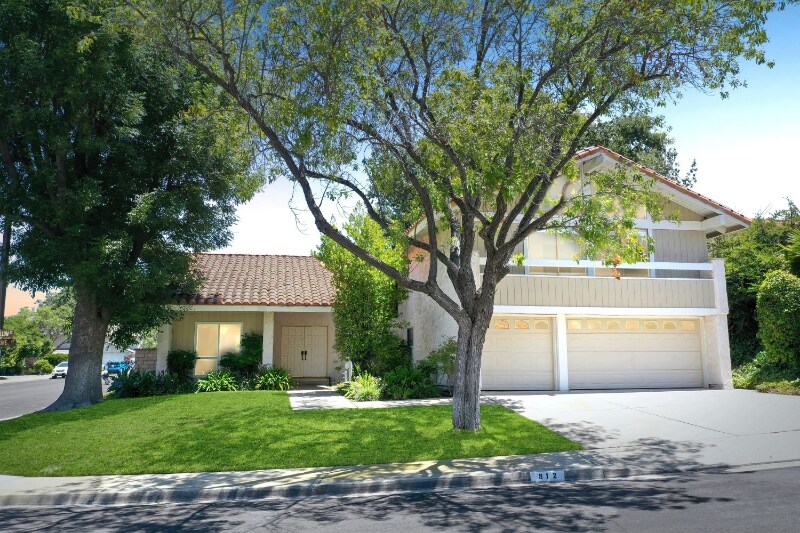 912 Brightstone Ct in Westlake Village, CA - Building Photo