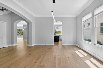 2731 Stuart Manor in Houston, TX - Foto de edificio - Building Photo
