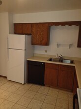 613 Dean Dr, Unit #6 in South Elgin, IL - Foto de edificio - Building Photo