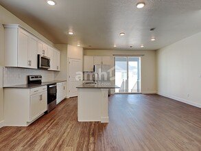 2656 W 3290 S in Syracuse, UT - Building Photo - Building Photo