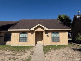 17 Circle Dr in Mission, TX - Building Photo