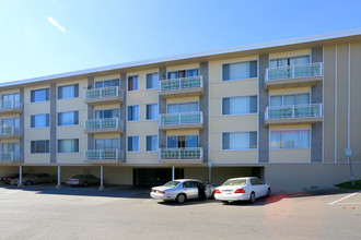 355 Southgate Ave in Daly City, CA - Building Photo - Building Photo