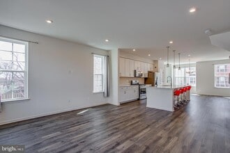 1606 Dorothy Ln in Woodbridge, VA - Building Photo - Building Photo