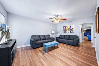 1223 Beach Rd in West Palm Beach, FL - Building Photo - Building Photo