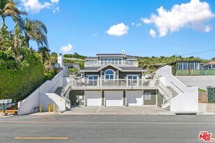 25157 Malibu Rd in Malibu, CA - Building Photo