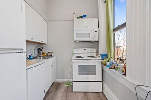 23 Bedford Square in Pittsburgh, PA - Building Photo