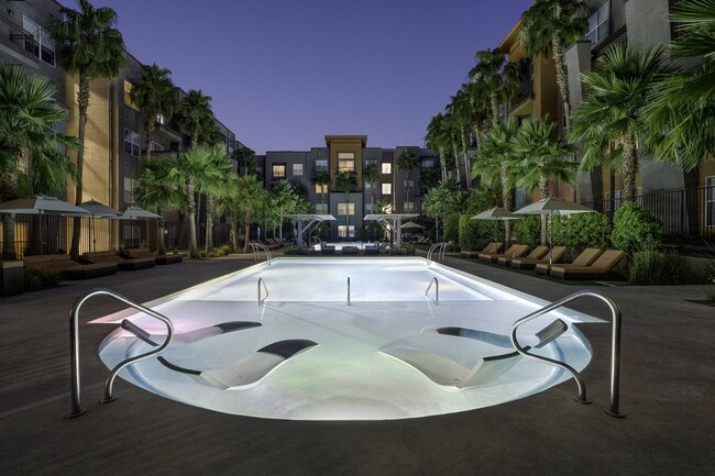 Lofts at 7100 in Las Vegas, NV - Building Photo - Building Photo