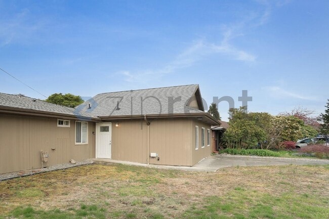 property at 1413 12th St NE