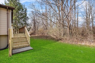 18-18 Willow Way in Rhinebeck, NY - Foto de edificio - Building Photo