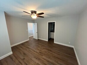 221 W Lester St in Williamsville, IL - Building Photo - Building Photo