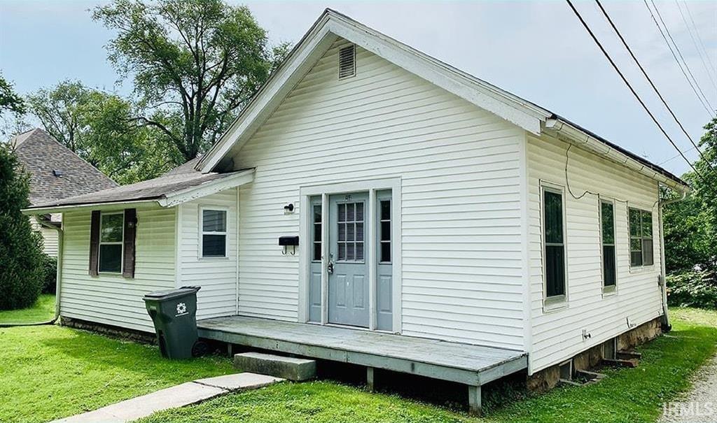 214 E 11th St in Bloomington, IN - Building Photo