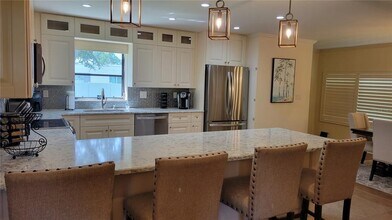 3932 Sunshine Ave in Sarasota, FL - Building Photo - Building Photo