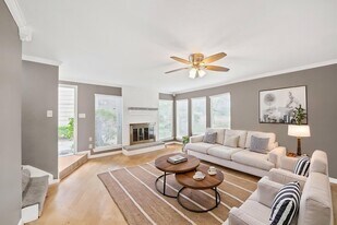 7716 Challie Ln in Houston, TX - Building Photo