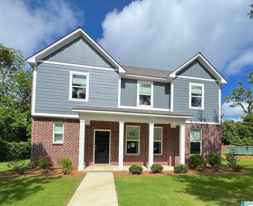 1728 Windsor Hl Ln in Montgomery, AL - Foto de edificio