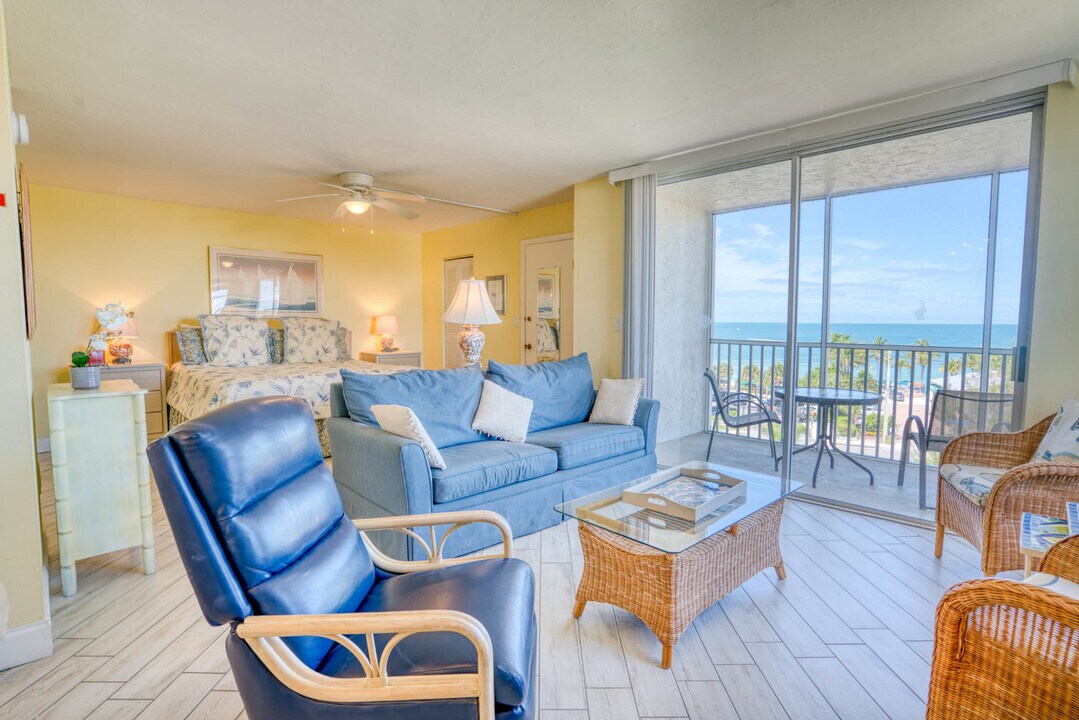 5900 Bonita Beach Rd SW in Bonita Springs, FL - Building Photo
