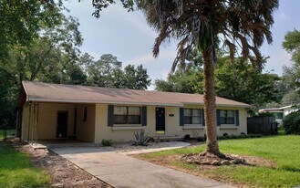 594 NW Gwen Lake Ave in Lake City, FL - Building Photo