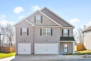 1180 Henry Pl Blvd in Clarksville, TN - Building Photo