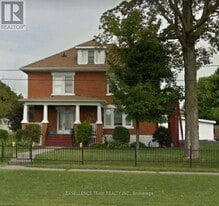 1800 Montreal Rd in Cornwall, ON - Building Photo