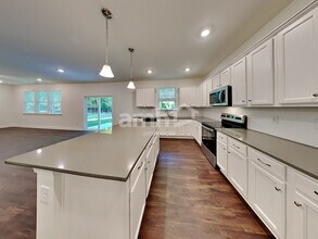 669 Carnaby Ln in Dacula, GA - Building Photo - Building Photo