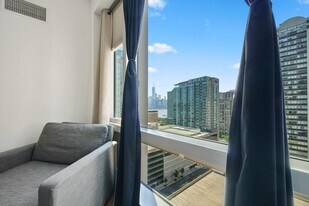 75 PARK Ln S in Jersey City, NJ - Building Photo