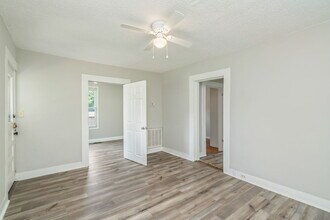 4100 Garnet Dr in Knoxville, TN - Building Photo - Building Photo