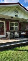 355 Magnolia Drive in Bristol, VA - Building Photo