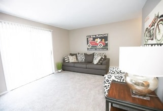 7451 Lunitas Ln-Unit -7439 Lunitas Ln apt 9 in Perrysburg, OH - Building Photo - Building Photo