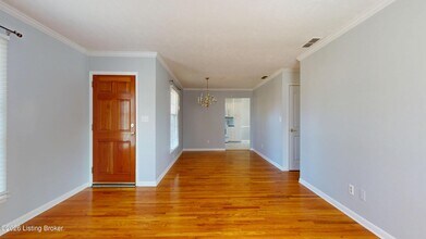 3026 Kaye Lawn Dr in Louisville, KY - Building Photo - Building Photo