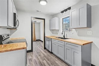 2513 N Pinecliff Ct in Mobile, AL - Building Photo - Building Photo