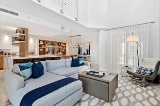 145 Jefferson Ave in Miami Beach, FL - Foto de edificio - Building Photo