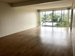 4944 Cass St in San Diego, CA - Building Photo - Building Photo
