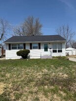 323 Shepley Dr in St. Louis, MO - Building Photo