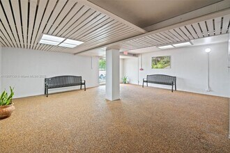 8107 SW 72nd Ave in Miami, FL - Building Photo - Building Photo