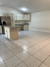 16039 Grass Lake Dr in Tampa, FL - Foto de edificio - Building Photo