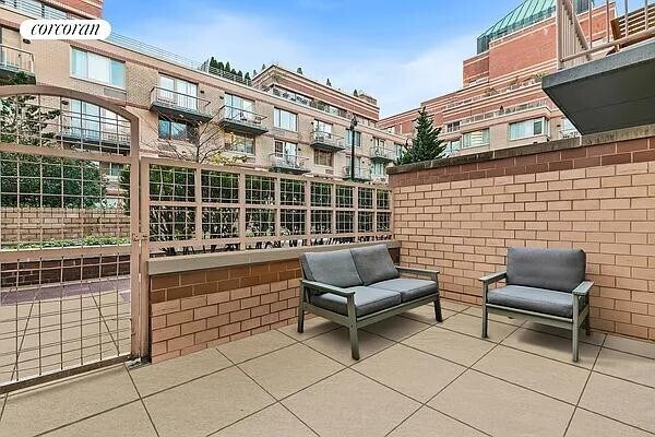 350 W 50th St in New York, NY - Foto de edificio