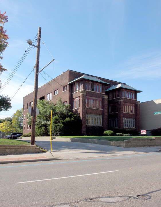 630 W Market St in Akron, OH - Building Photo