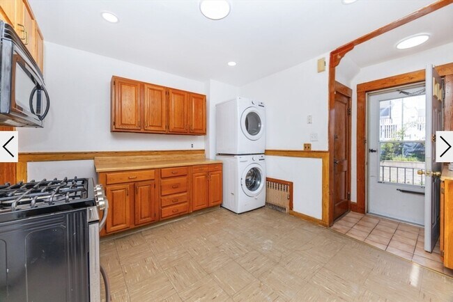 17 Puritan Rd, Unit 17T in Somerville, MA - Building Photo - Building Photo
