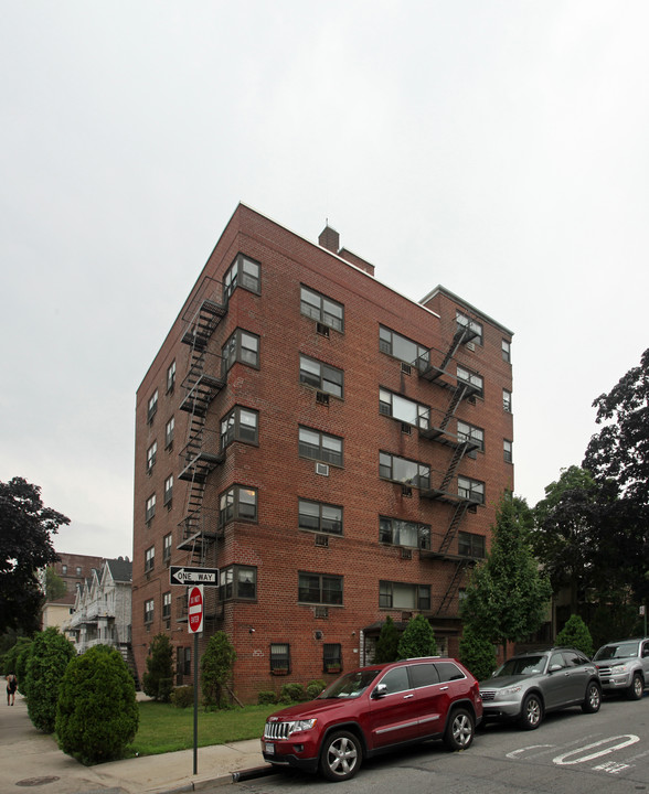 170-40 Henley Rd in Jamaica, NY - Building Photo