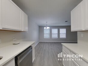 9722 Spruce Ridge Dr in Converse, TX - Building Photo - Building Photo