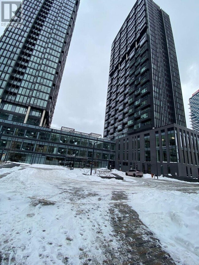 1 Quarrington Lane in North York, ON - Building Photo - Building Photo